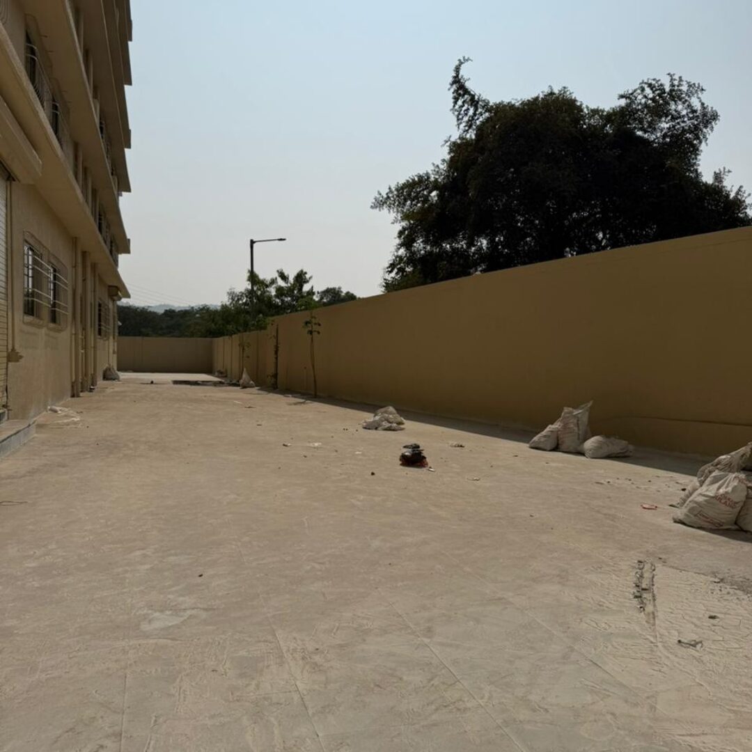 Industrial Building Available For Rent,